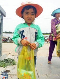 MỪNG NGÀY QUỐC TẾ THIẾU NHI – Tản mạn chuyện cho “cần câu” hay cho “con cá”?